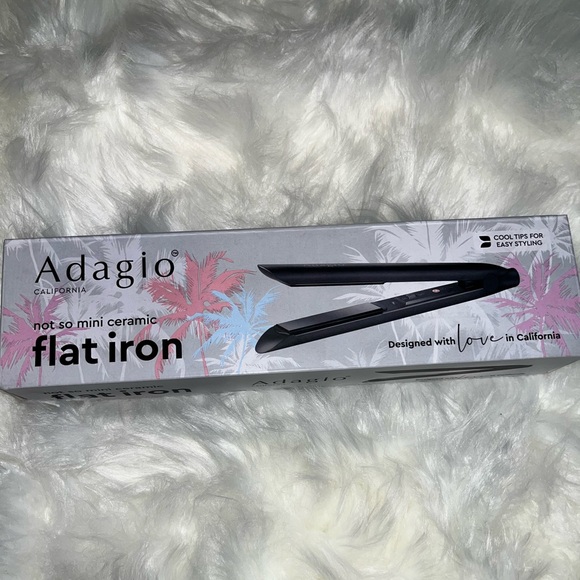 Adagio Not So Mini Ceramic Flat Iron - Picture 1 of 3